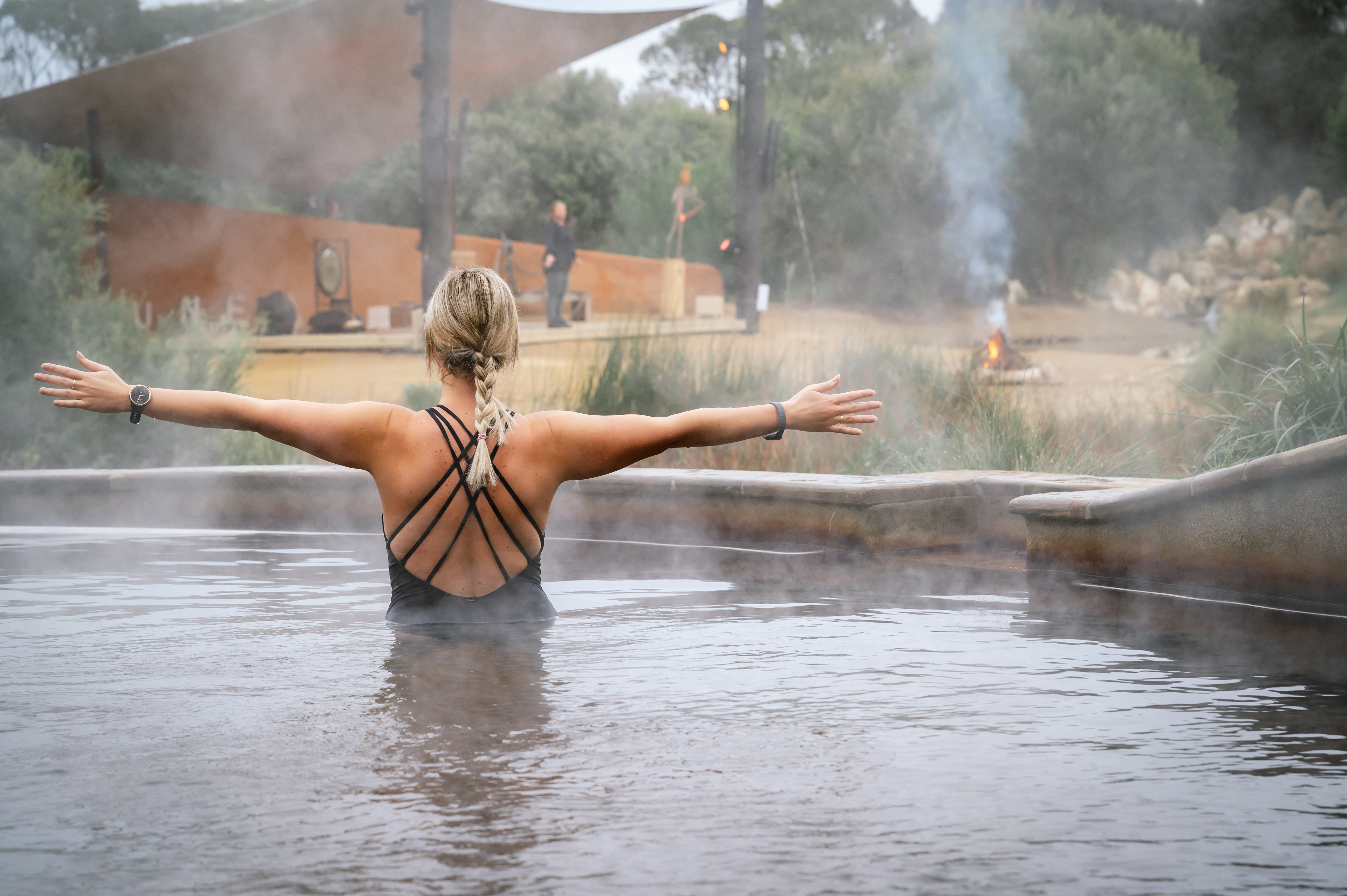 hot-springs-yoga-hands-out-amphitheatre.jpg