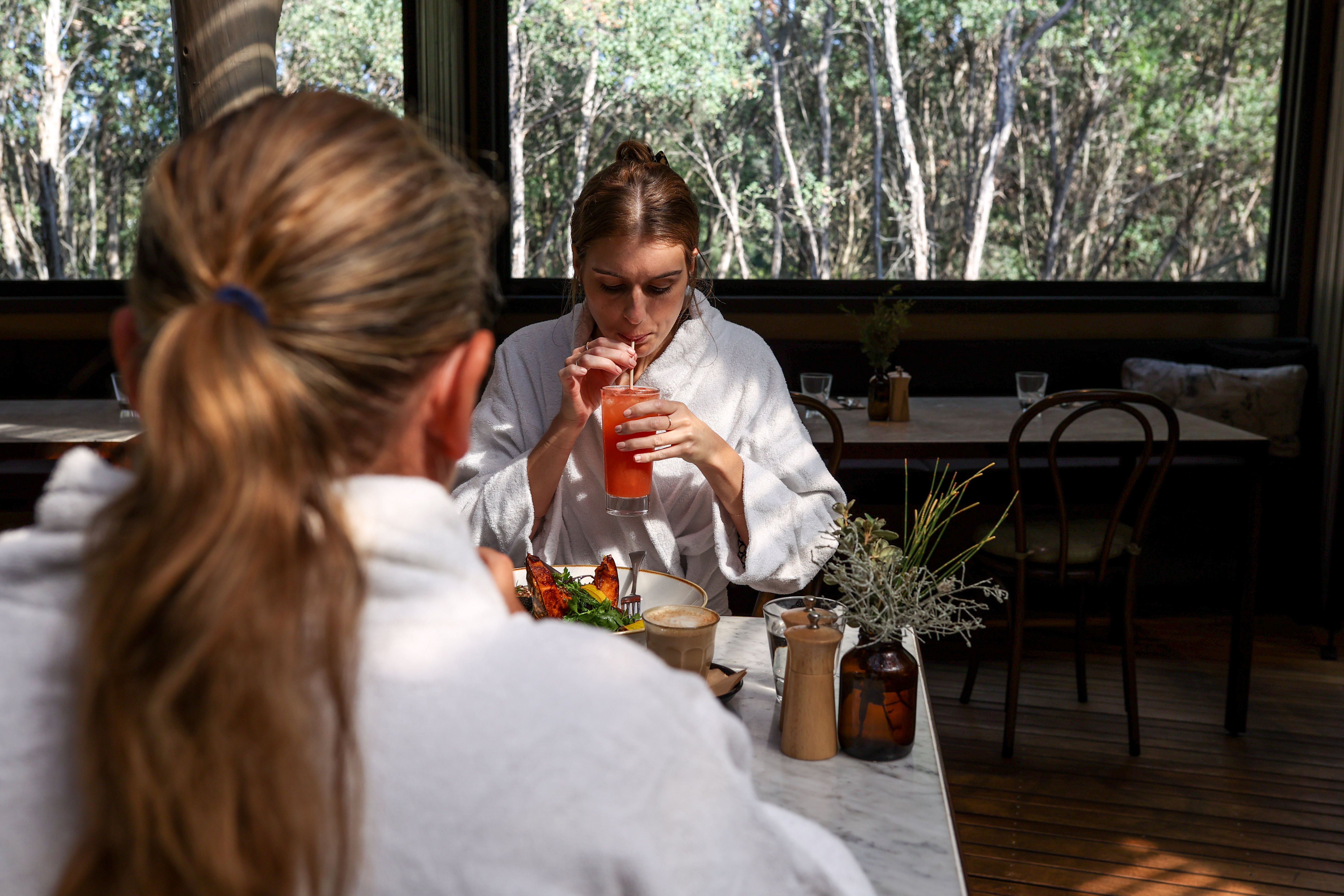 spa-dreaming-centre-dine-and-bathe-with-guests-drinking-landscape-2.jpg